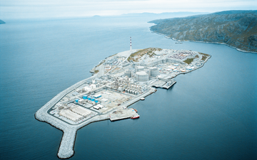 World-scale LNG plants