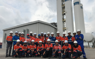 After the plant relocation: The international team at the new location in Malaysia.